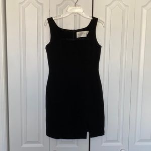 Black dress by Hugo Buscati